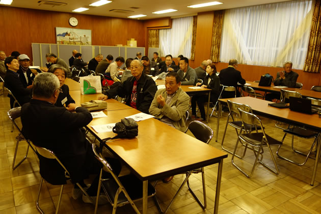 開演前の控室の風景です。続々と北陽OB達が集合