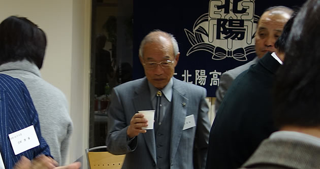 元教頭の金沢勇先生の会杯の音頭で乾杯
